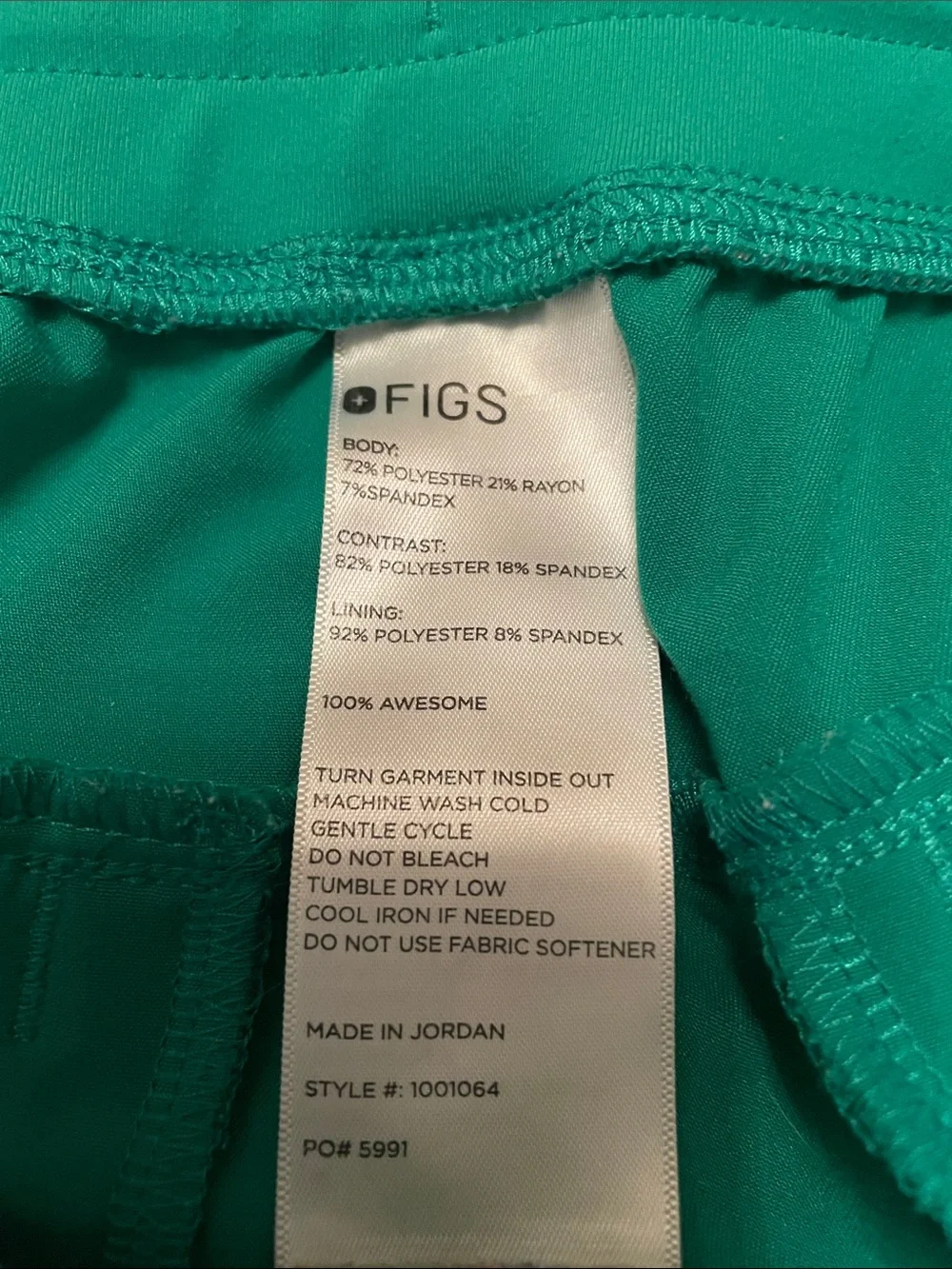 Figs Women’s Emerald Green Wide Leg Scrub Pants & Top Catarina one pocket